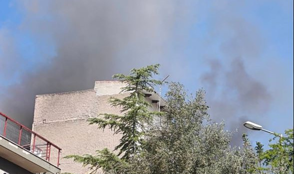 Συναγερμός στον Κορυδαλλό - Φωτιά σε διαμέρισμα