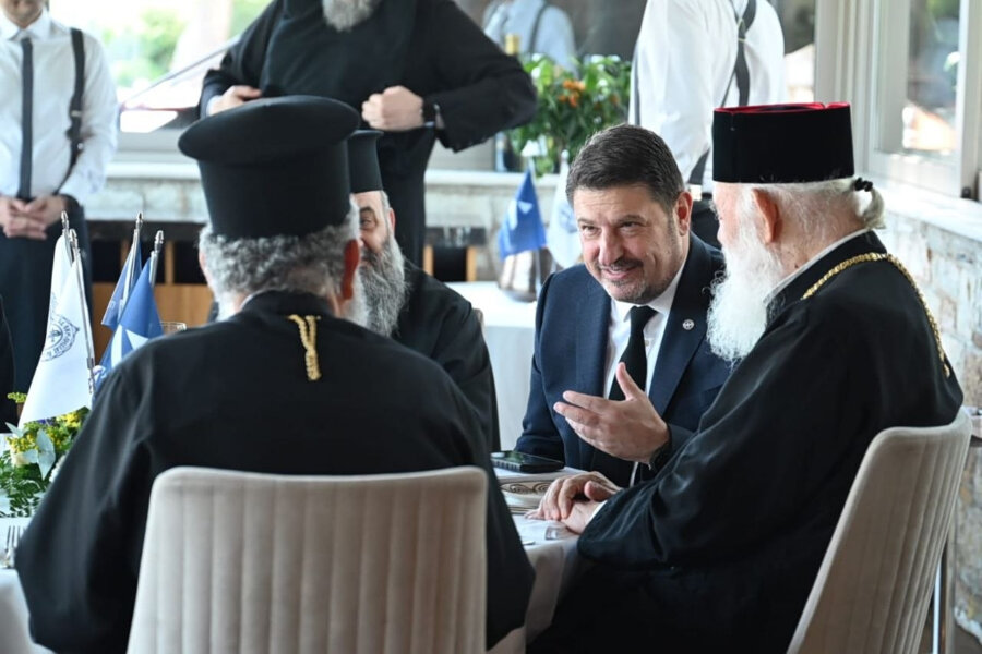 Συνάντηση της Περιφέρειας Αττικής και μελών της Ιεράς Συνόδου