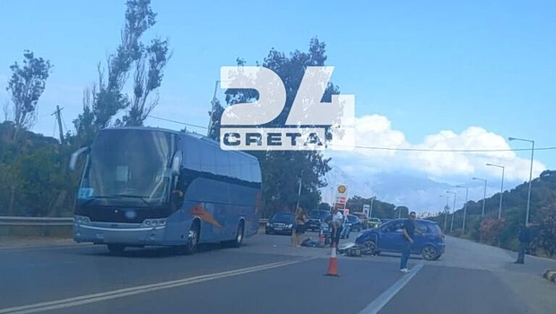 Κρήτη: Σοβαρό τροχαίο στον Άγιο Νικόλαο - Διασωληνωμένος νεαρός οδηγός μηχανής