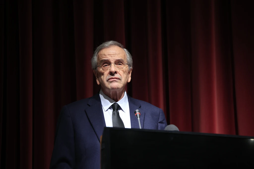Ανοιχτά όλα τα ενδεχόμενα αφήνει ο Σαμαράς: Μήνυμα με αποδέκτη την κυβέρνηση – Τι είπε