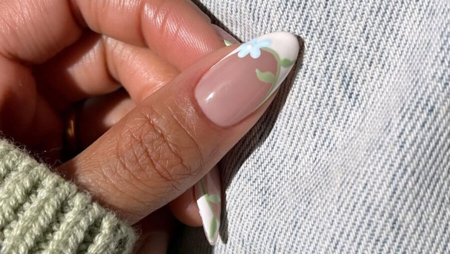 Floral French Nails: Το viral μανικιούρ της άνοιξης που πρέπει να δοκιμάσεις τώρα