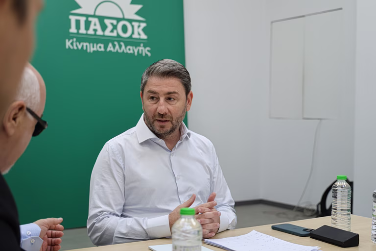 ΠΑΣΟΚ: Το «όχι» Ανδρουλάκη στα «πολιτικά προξενιά», η μομφή κατά Δούκα και ο οδικός χάρτης των εκλογών