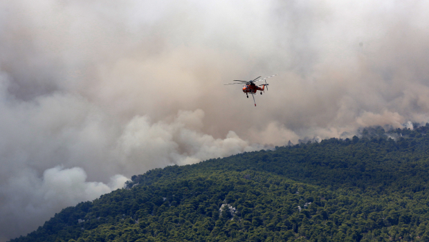 Λάρισα: Φωτιά στην περιοχή των Φαρσάλων - Μεγάλη επιχείρηση της Πυροσβεστικής
