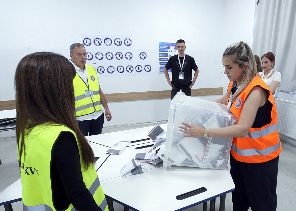 Κόσοβο: Νίκη χωρίς αυτοδυναμία για το κόμμα του Αλμπιν Κούρτι, σύμφωνα με τα exit poll