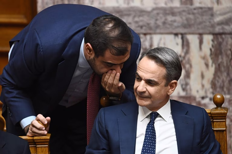 Το παρασκήνιο του «μίνι ανασχηματισμού» – Γιατί δεν έγινε η μετακίνηση του Παύλου Μαρινάκη