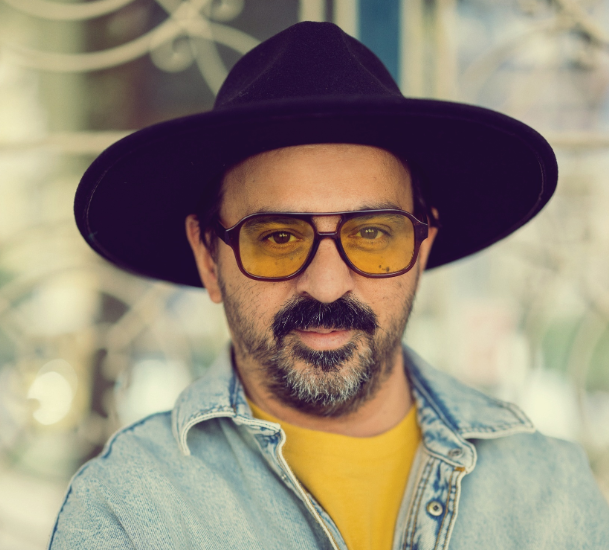 Ο Monsieur Minimal παρουσιάζει τον «Μουσικό Δείπνο» σε Αθήνα, Πάτρα και Θεσσαλονίκη