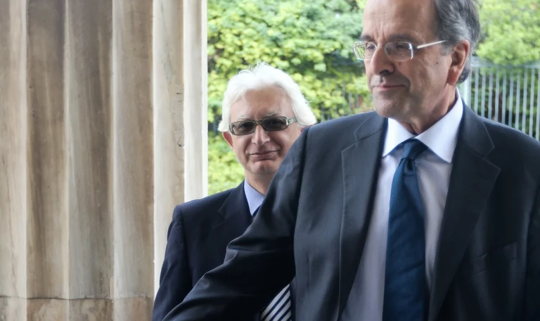 Τσιούτσιας: Καταγγέλλει την κυβέρνηση για σχέδιο σπίλωσης του Αντώνη Σαμάρα με τρολς και προσωπικές επιθέσεις