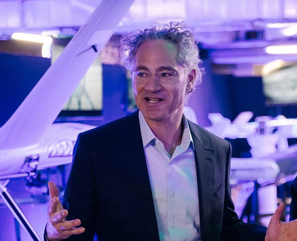 Kαρπ (Palantir): Οι επιχειρήσεις είναι «δυσαρεστημένες» με τα  εργαστήρια τεχνητής νοημοσύνης