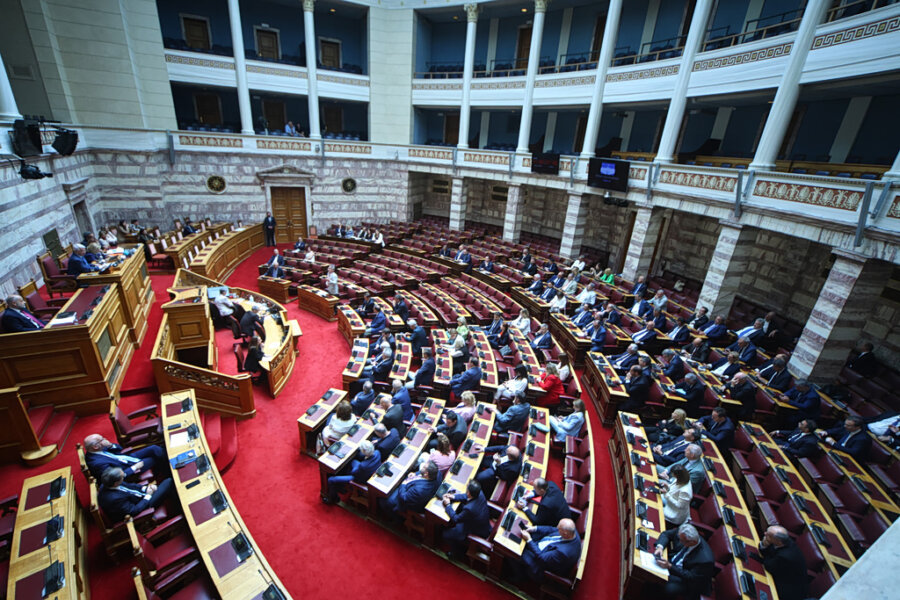 Συστήνεται θέση μόνιμου υπηρεσιακού υφυπουργού Εξωτερικών στη Βουλή