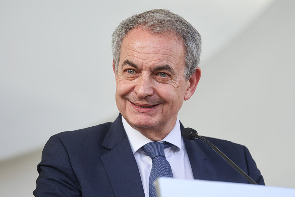 Θύελλα κατηγοριών κατά Θαπατέρο φέρνουν νέα πολιτική κρίση στον Σάντσεθ