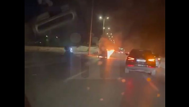 Αυτοκίνητο τυλίχθηκε στις φλόγες στη λεωφόρο Κηφισίας