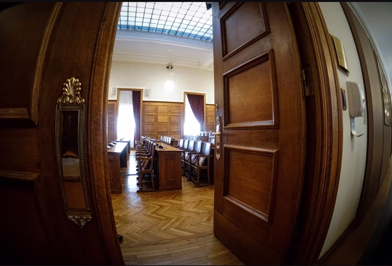 Επιτροπή Θεσμών: Πλησιάζει η ώρα για Δημητριάδη και Ντίλιαν – Ο πανικός της πλειοψηφίας θα οδηγήσει σε νέο θεσμικό ατόπημα;