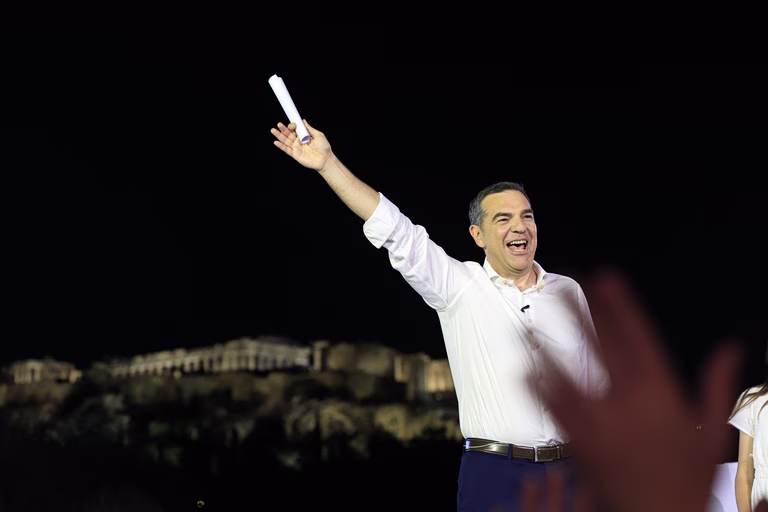 Τσίπρας: Πάει για τη ρεβάνς στο Μητσοτάκη – κοινωνική ατζέντα και… μικρόφωνο στους πολίτες