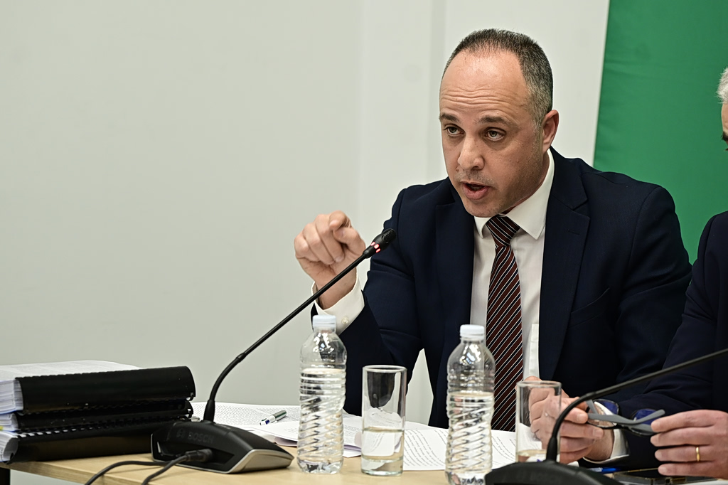 Υποκλοπές: Θύελλα από την ανάρτηση Κεσσέ για την ΕΔΕ στο ΥΠΕΞ – Επίθεση από την αντιπολίτευση