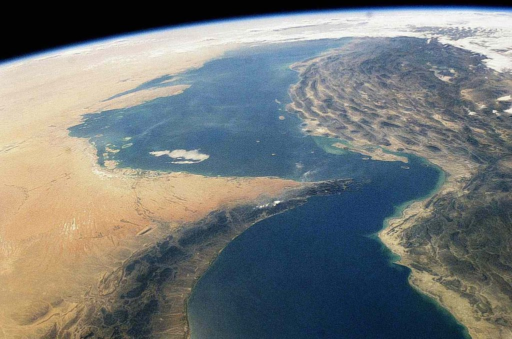Αποκλιμάκωση στις τιμές του πετρελαίου, αλλά επιφυλακτικότητα για τις διελεύσεις από τα Στενά του Ορμούζ
