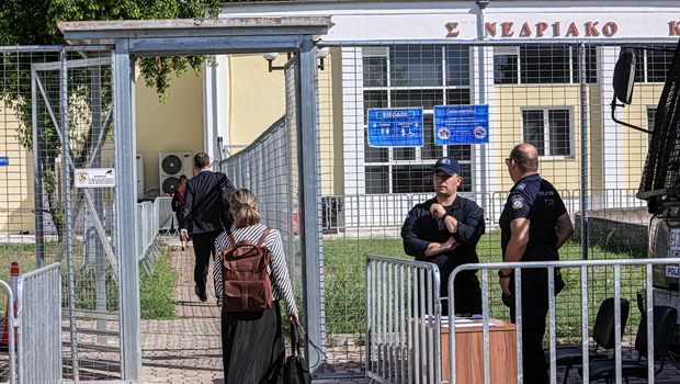 Μεγάλη ένταση στη δίκη για τα Τέμπη - Οικογένεια Βλάχου κατά Κωνσταντοπούλου