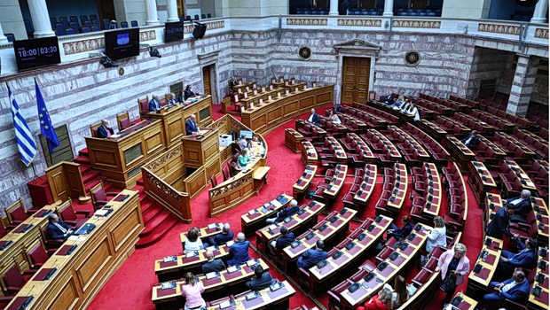 Παρέμβαση του υπουργείου Εσωτερικών για να μην υπάρξει αποκλεισμός των μεταναστών από τα Συμβούλια Ένταξης