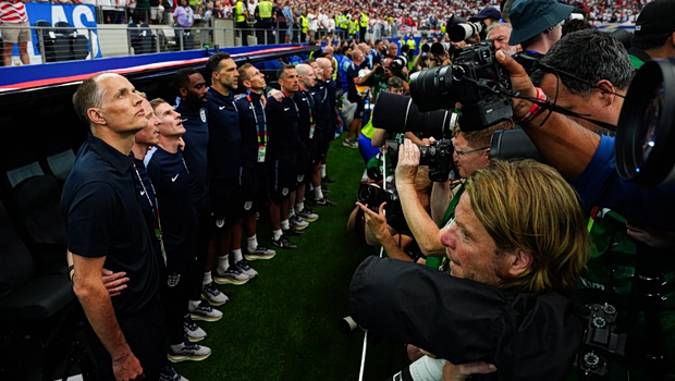 Παράπονα στη FIFA από Τούχελ για τους φωτογράφους: «Δεν μπορούσα να δω την ομάδα μου»