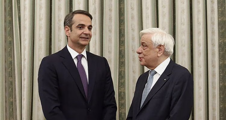 Μαξίμου: Βάζει στο στόχαστρο τον Παυλόπουλο για τις υποκλοπές