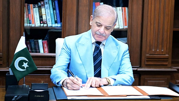 Πακιστάν: Ο Σαρίφ ανέβαλε το ταξίδι του στην Ελβετία αφού δεν θα γίνει τελετή για τη συμφωνία ΗΠΑ - Ιράν