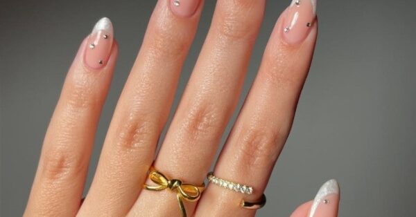 Bridal Nails: Αυτές είναι οι μεγαλύτερες τάσεις στα νυφικά μανικιούρ φέτος