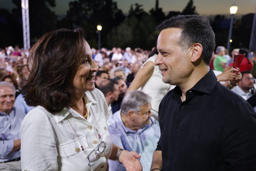 ΠΑΣΟΚ: Ενότητα ζητά η ηγεσία μετά την ανταλλαγή πυρών