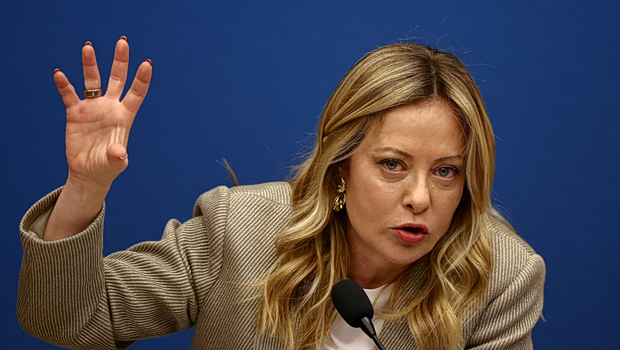Μελόνι στον Τραμπ: Εγώ και η Ιταλία δεν ικετεύουμε ποτέ - Ακύρωσε επίσκεψη στις ΗΠΑ ο Ιταλός ΥΠΕΞ