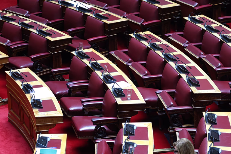 Θεσμικό φιάσκο στη Βουλή με ευθύνη της ΝΔ καταγγέλει η ΕΛΑΣ – «Έχει χαθεί κάθε εμπιστοσύνη»