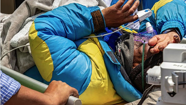 Εβερεστ: Επέζησε μόνος και τραυματισμένος επί μία εβδομάδα χάρη σε μια χιονοστιβάδα