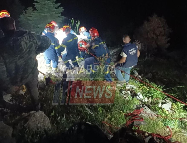 Καλάβρυτα: Ολονύχτια επιχείρηση διάσωσης πεζοπόρου που έπεσε σε γκρεμό