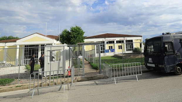Νέα αιτήματα από συγγενείς στη δίκη για τα Τέμπη – Η ένταση με την πρόεδρο και τα δύο «όχι»