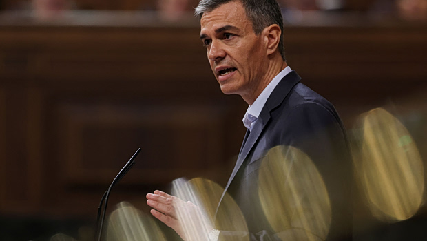 Ο Σάντσεθ αρνείται τις κατηγορίες για «γενικευμένη διαφθορά» γύρω από την κυβέρνηση και το σοσιαλιστικό κόμμα