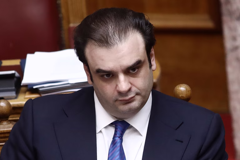 Αντιπαράθεση στη Βουλή για τα «κόκκινα δάνεια» – Επίθεση Πιερρακάκη στον νόμο Κατσέλη