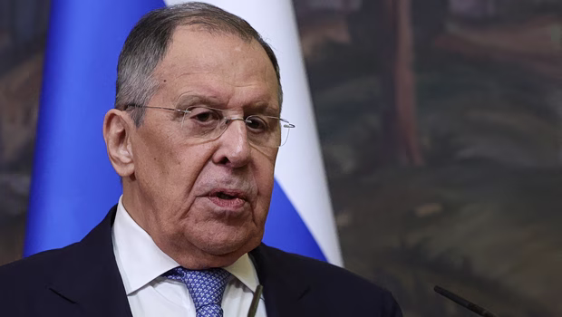 Λαβρόφ: Η Ρωσία παραμένει δεσμευμένη στα σημεία που συμφωνήθηκαν στην Αλάσκα μεταξύ Τραμπ και Πούτιν