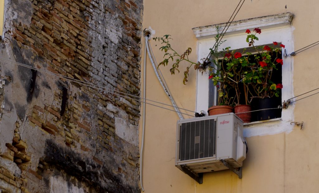 Γιατί η Βόρεια και Δυτική Ευρώπη «αντιστέκεται» ακόμα στα κλιματιστικά