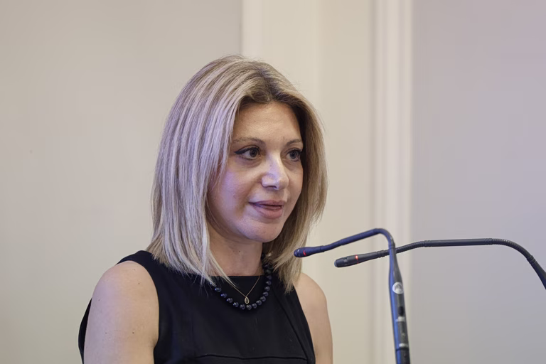 «Προσπαθούν να μας διασπάσουν με συκοφαντίες» λέει η Καρυστιανού μετά τις αποχωρήσεις από το κόμμα της
