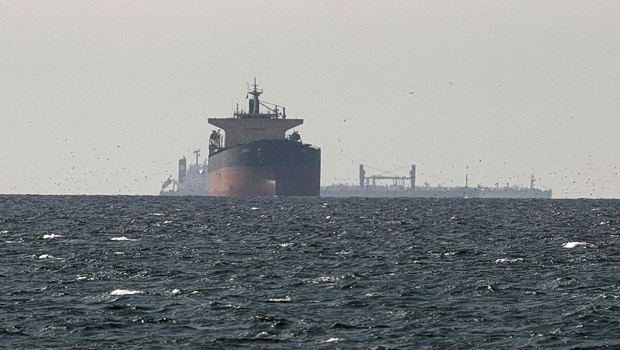 Το Ιράν προειδοποιεί κατά οποιασδήποτε διέλευσης από τα Στενά του Ορμούζ χωρίς την άδειά του