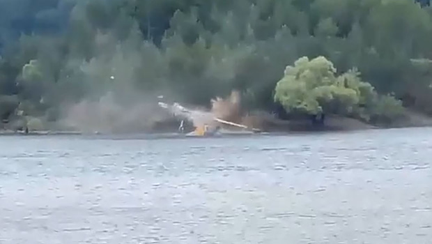Όλο το συγκλονιστικό βίντεο, καρέ - καρέ, με την πτώση του ελικοπτέρου στη λίμνη του Αώου