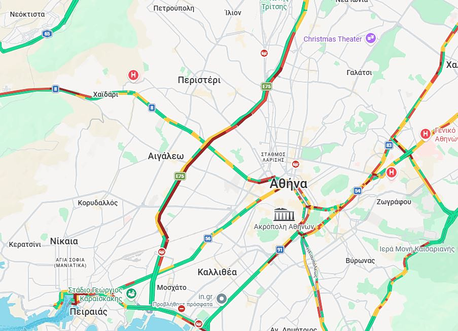 Φωτιά σε διάζωμα στη Λεωφόρο Κηφισού - Καθυστερήσεις στο ρεύμα προς Λαμία