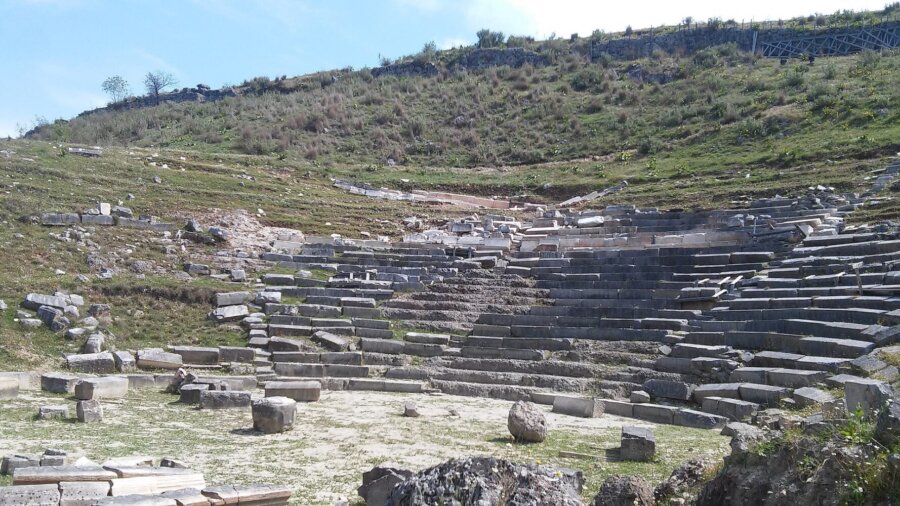 archaio-theatro-gitanon-thesprotia-1778x1000-resized-q82
