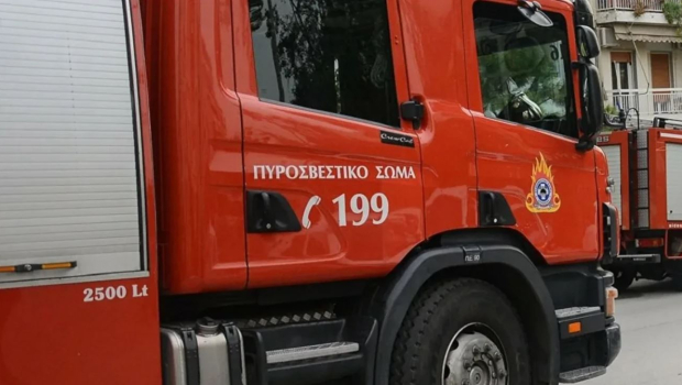 Ανατράπηκε όχημα και τυλίχθηκε στις φλόγες σε τροχαίο στη Βαρυμπόμπη