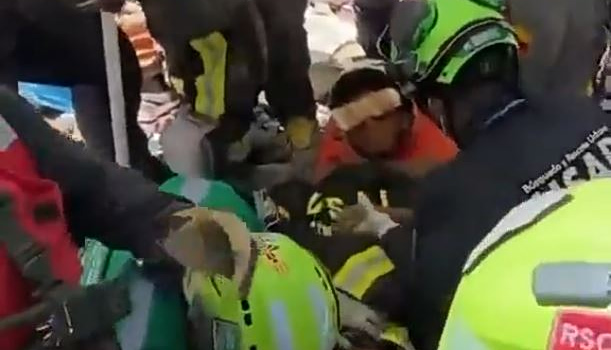Βενεζουέλα: Η στιγμή που 11χρονο αγόρι ανασύρεται ζωντανό από τα συντρίμμια μετά τους φονικούς σεισμούς