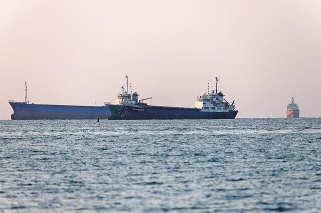 Axios: ΗΠΑ και Ιράν συμφώνησαν να σταματήσουν τις επιθέσεις – Θα συναντηιούν την Τρίτη για συνομιλίες στο Κατάρ