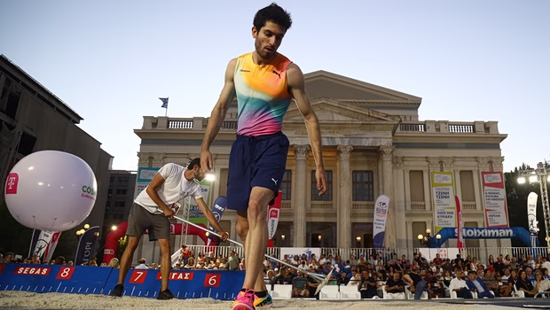 Piraeus Street Long Jump: Πρώτος ο Μίλτος Τεντόγλου με ρεκόρ (vids)