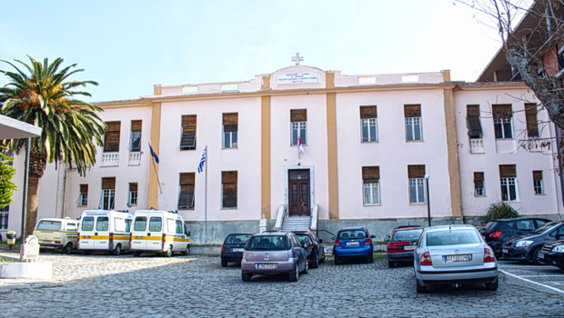 Ηλικιωμένος επιτέθηκε σε ιατρικό προσωπικό στο νοσοκομείο της Λήμνου – «Από τύχη ζει μία γιατρός» λέει ο Γιαννάκος