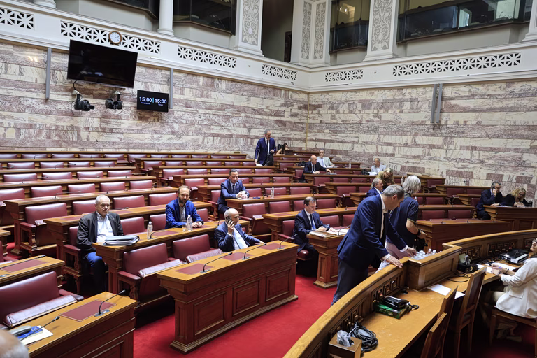 Live η συζήτηση επί του άρθρου 86 στην Επιτροπή Αναθεώρησης του Συντάγματος