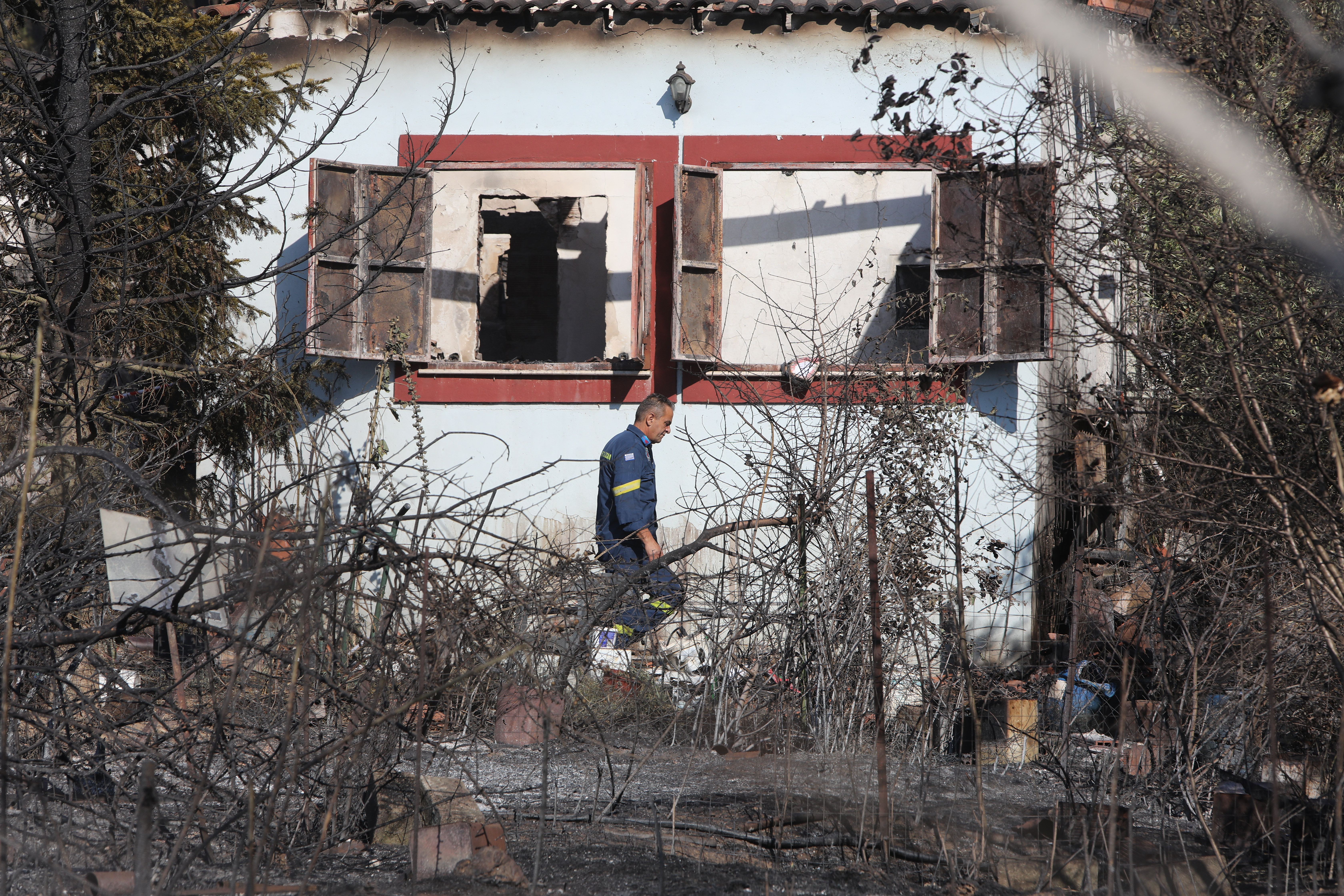 Φωτιά στο Ωραιόκαστρο: Ο δήμαρχος επιβεβαιώνει ότι η 2η σορός ανήκει στο 12χρονο παιδί - «Βρέθηκε μέσα στη ντουλάπα»