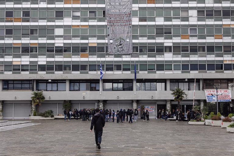 KKE: Ερώτηση της ΕΟ για την άμεση παύση της συνδικαλιστικής δίωξης Πανεπιστημιακών στο ΑΠΘ