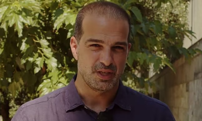 Σακελλαρίδης για βία ανηλίκων: «Το ερώτημα δεν είναι ποιος κρατούσε το μαχαίρι, αλλά τι όπλισε το χέρι»