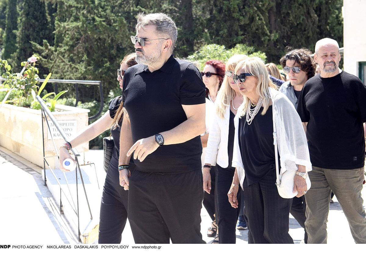 Τζένη Ζαχαροπούλου: Σε κλίμα συγκίνησης το τελευταίο «αντίο» στην ηθοποιό